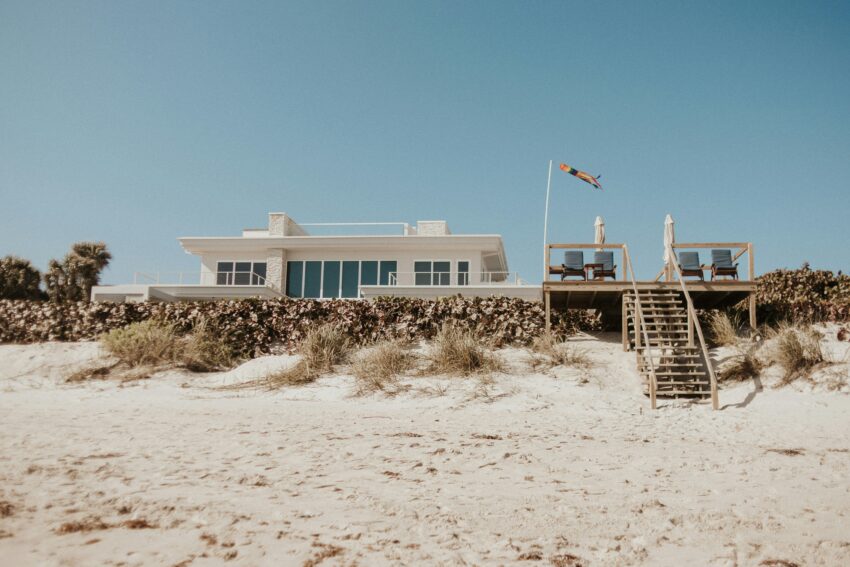 BEACH HOUSE IN FLORIDA